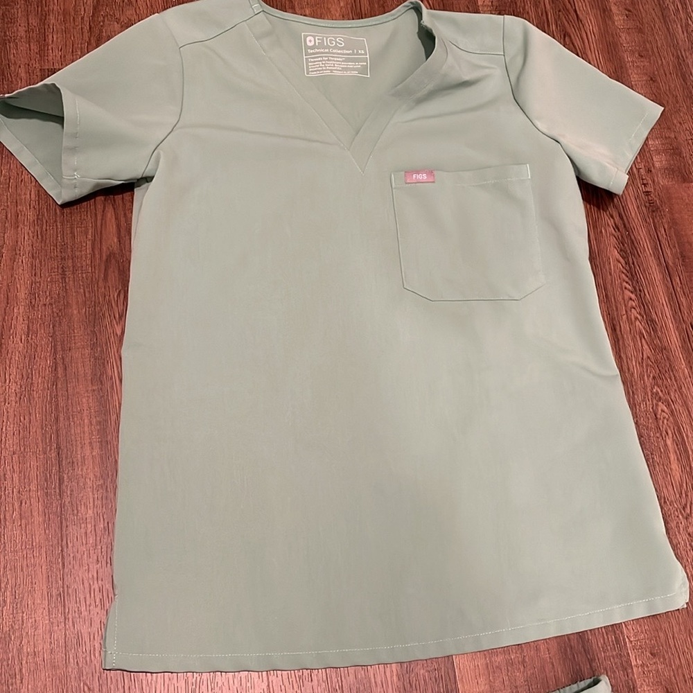 Figs scrub set